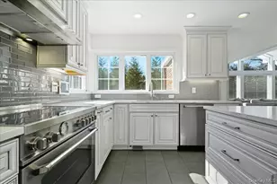 5 Glenwood Ln, East Hills, NY 11577 - Photo 11