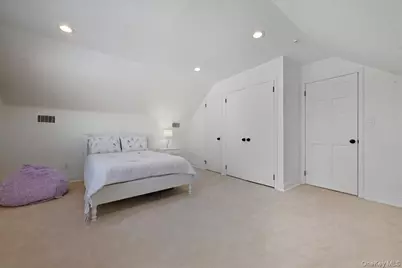 5 Glenwood Lane, East Hills, NY 11577 - Photo 19