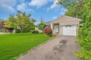 4 Cheshire Rd, Bethpage, NY 11714 - Photo 9