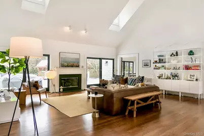 70 S Country Road, Bellport, NY 11713 - Photo 5