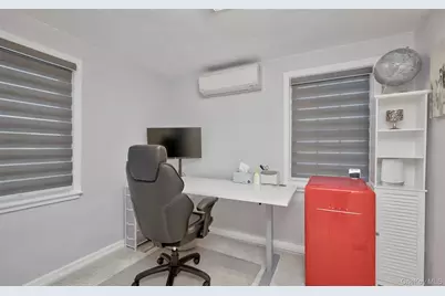 383 White Road, Mineola, NY 11501 - Photo 13