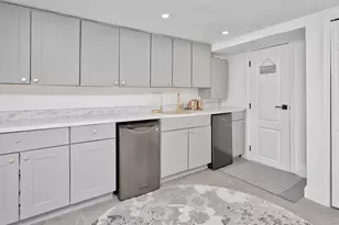 383 White Rd, Mineola, NY 11501 - Photo 15