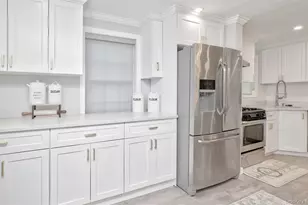 383 White Rd, Mineola, NY 11501 - Photo 5