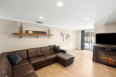 23 Cynthia Lane, East Islip, NY 11730 - Photo 11