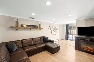 23 Cynthia Ln, East Islip, NY 11730 - Photo 11