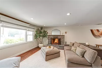 22 Redwood Drive, Great River, NY 11739 - Photo 9