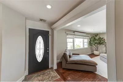 22 Redwood Drive, Great River, NY 11739 - Photo 7