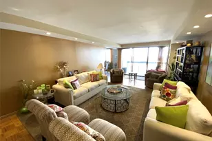 271-10 Grand Central Pkwy, Floral Park, NY 11005 - Photo 5