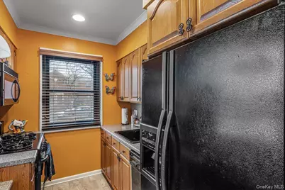 15-28 160th Street #6-29, Whitestone, NY 11357 - Photo 7