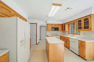 4 Chambord Ct, Shoreham, NY 11786 - Photo 27