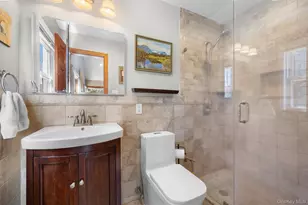 22 Ravine Rd, Great Neck, NY 11023 - Photo 19