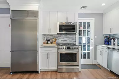 6 Beverly Parkway, Freeport, NY 11520 - Photo 15