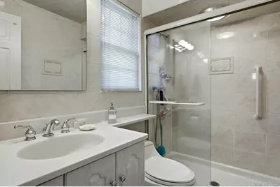 6 Beverly Parkway, Freeport, NY 11520 - Photo 29