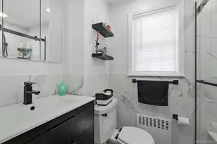 6 Beverly Pkwy, Freeport, NY 11520 - Photo 25