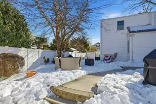 6 Beverly Pkwy, Freeport, NY 11520 - Photo 43