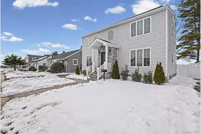 99 Kuhl Avenue, Hicksville, NY 11801 - Photo 3