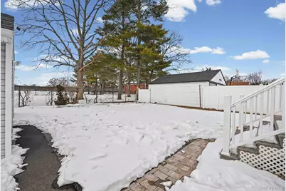 99 Kuhl Avenue, Hicksville, NY 11801 - Photo 5