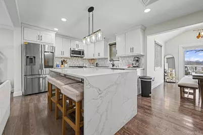 99 Kuhl Avenue, Hicksville, NY 11801 - Photo 9