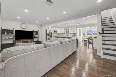 99 Kuhl Avenue, Hicksville, NY 11801 - Photo 7