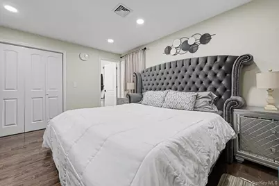 99 Kuhl Avenue, Hicksville, NY 11801 - Photo 15