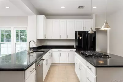 48 Avolet Court, Mount Sinai, NY 11766 - Photo 17