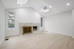 22 Peppermill Ln, Dix Hills, NY 11746 - Photo 25