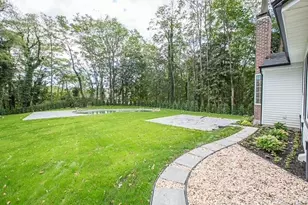 22 Peppermill Ln, Dix Hills, NY 11746 - Photo 9