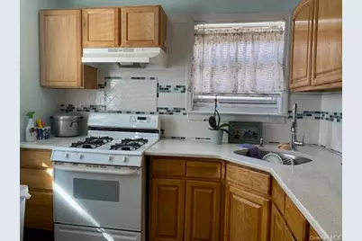 73-61 255th Street #1st fl, Glen Oaks, NY 11004 - Photo 5