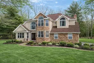 18 Darcy Ave, Manorville, NY 11949 - Photo 3