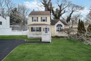 83 Friendship Dr, Rocky Point, NY 11778 - Photo 3