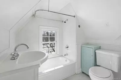 247 Main Street, Center Moriches, NY 11934 - Photo 27