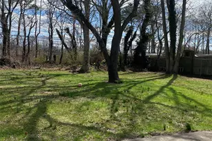 974 Suffolk Ave, Brentwood, NY 11717 - Photo 7