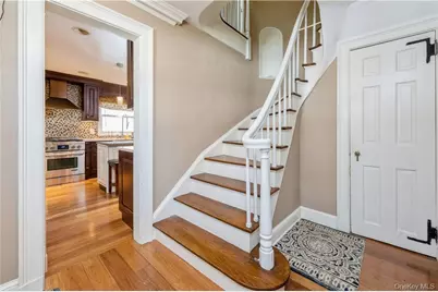 353 Old Mamaroneck Road, White Plains, NY 10605 - Photo 3