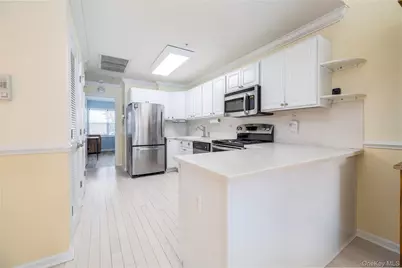 418 Willow Lane, Valley Stream, NY 11580 - Photo 9