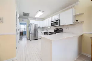 418 Willow Ln, Valley Stream, NY 11580 - Photo 9