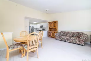 418 Willow Ln, Valley Stream, NY 11580 - Photo 7