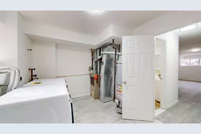 109 Lyceum Court, New York, NY 10310 - Photo 11