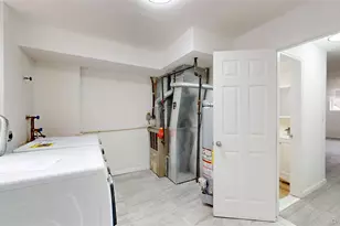 109 Lyceum Ct, New York, NY 10310 - Photo 11