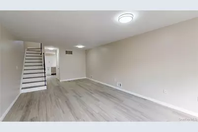 109 Lyceum Court, New York, NY 10310 - Photo 3