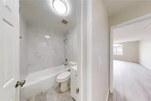 109 Lyceum Ct, New York, NY 10310 - Photo 9