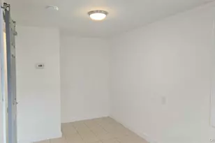 137-22 242nd Street St, Rosedale, NY 11422 - Photo 3