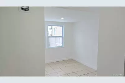 137-22 242nd Street, Rosedale, NY 11422 - Photo 7