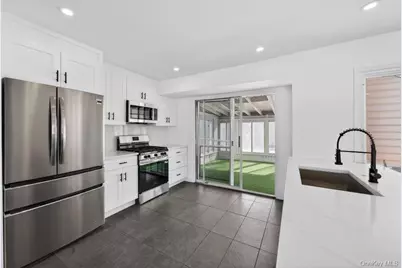 8 Whitebirch Lane, Commack, NY 11725 - Photo 7