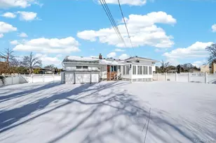 8 White Birch Ln, Commack, NY 11725 - Photo 33