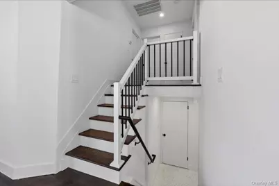 8 Whitebirch Lane, Commack, NY 11725 - Photo 11