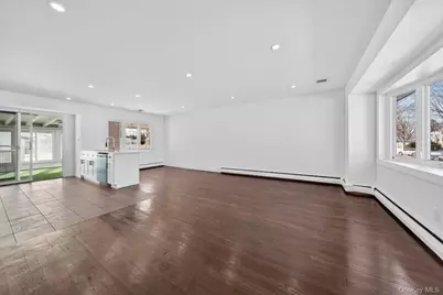 8 Whitebirch Lane, Commack, NY 11725 - Photo 5