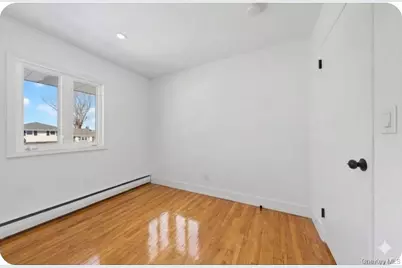 8 Whitebirch Lane, Commack, NY 11725 - Photo 13