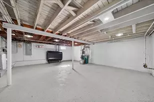 8 White Birch Ln, Commack, NY 11725 - Photo 27