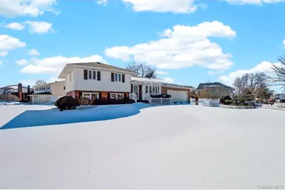 8 Whitebirch Lane, Commack, NY 11725 - Photo 3