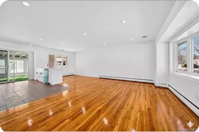 8 Whitebirch Lane, Commack, NY 11725 - Photo 5